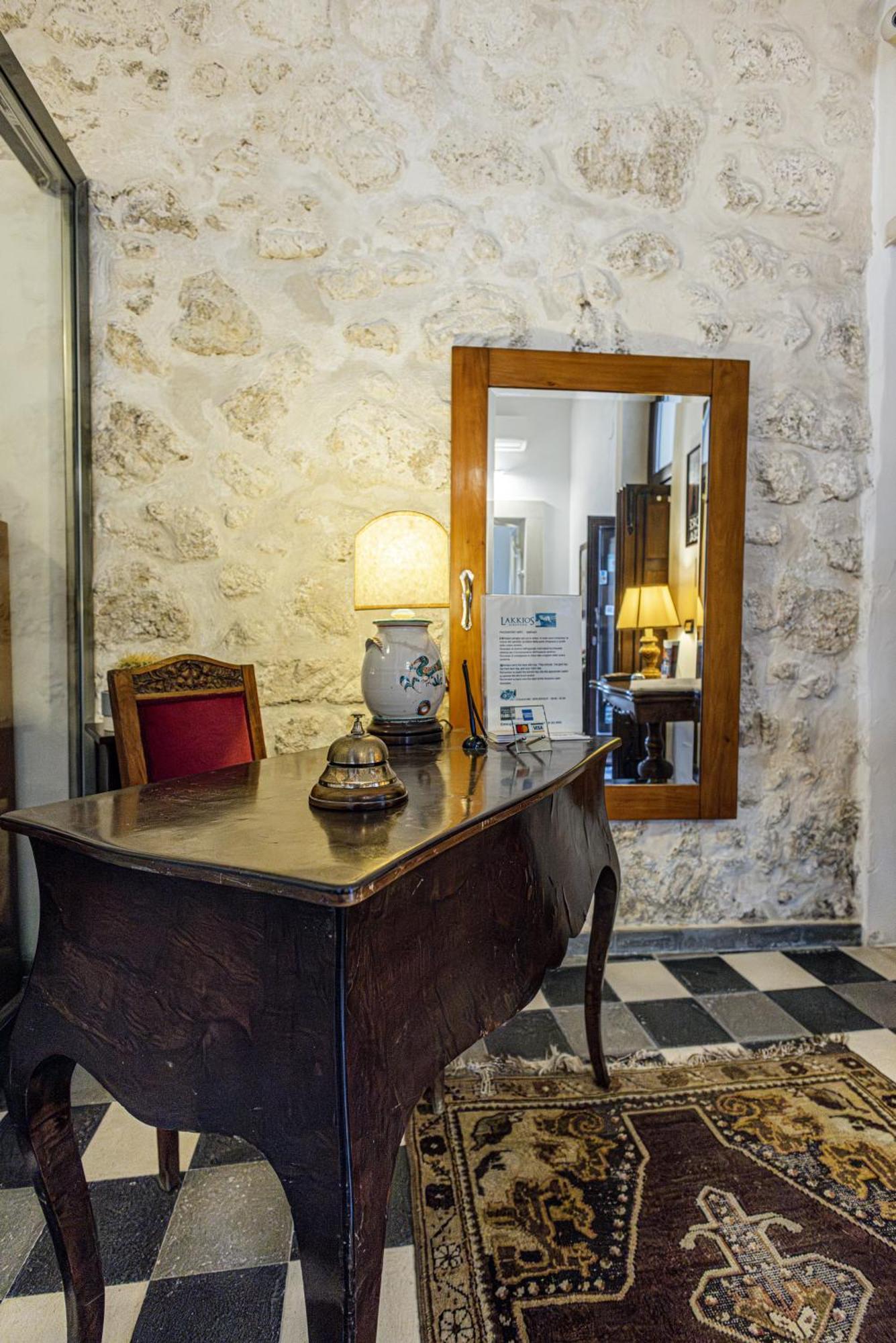 Lakkios Charming Suites&rooms Bed and breakfast