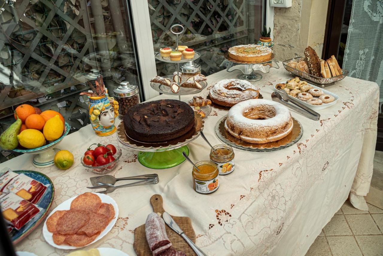 Lakkios Charming Suites&rooms 3*