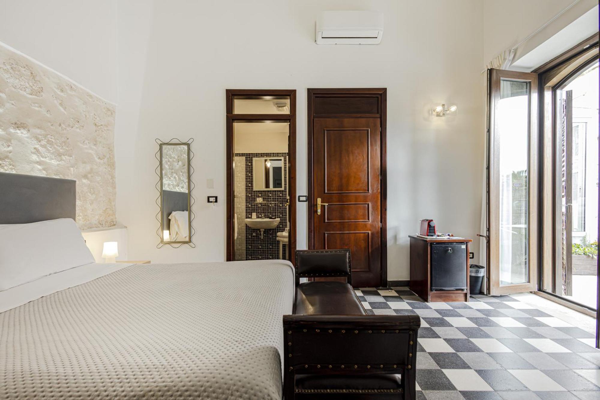 Lakkios Charming And Bed & Breakfast