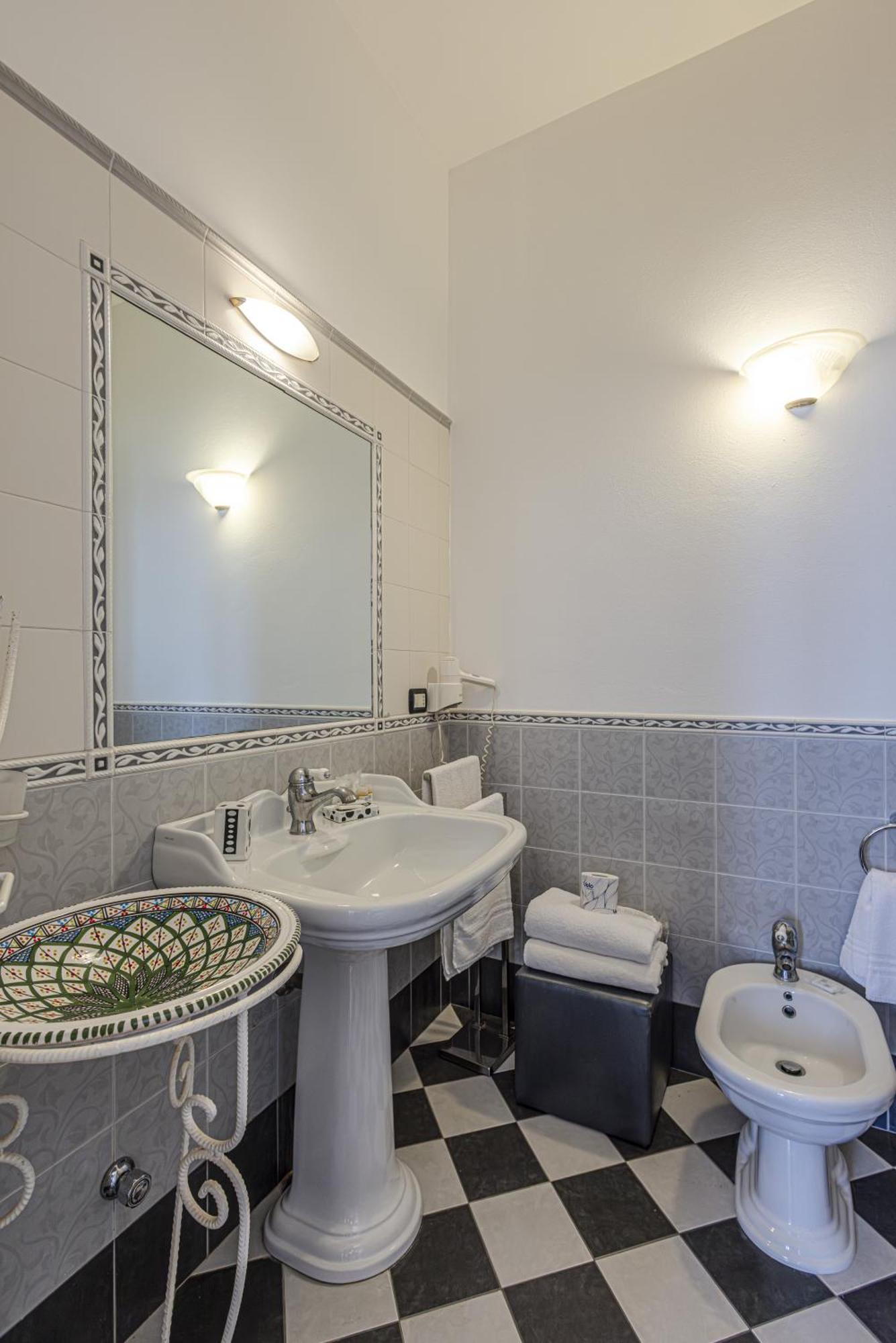 Lakkios Charming And Bed & Breakfast 3*